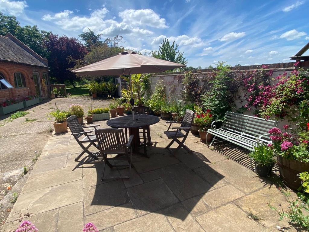 Cottage Barn Conversion On Working Farm Worcester Exterior photo
